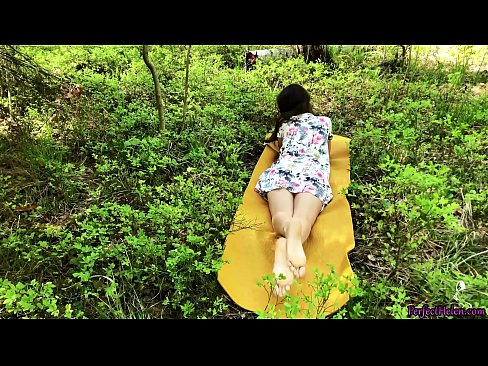 ❤️ Estranho na Tinder Masturba-se Meu Rato e Fode Apaixonadamente na Floresta Porno vídeo em nós ️❤